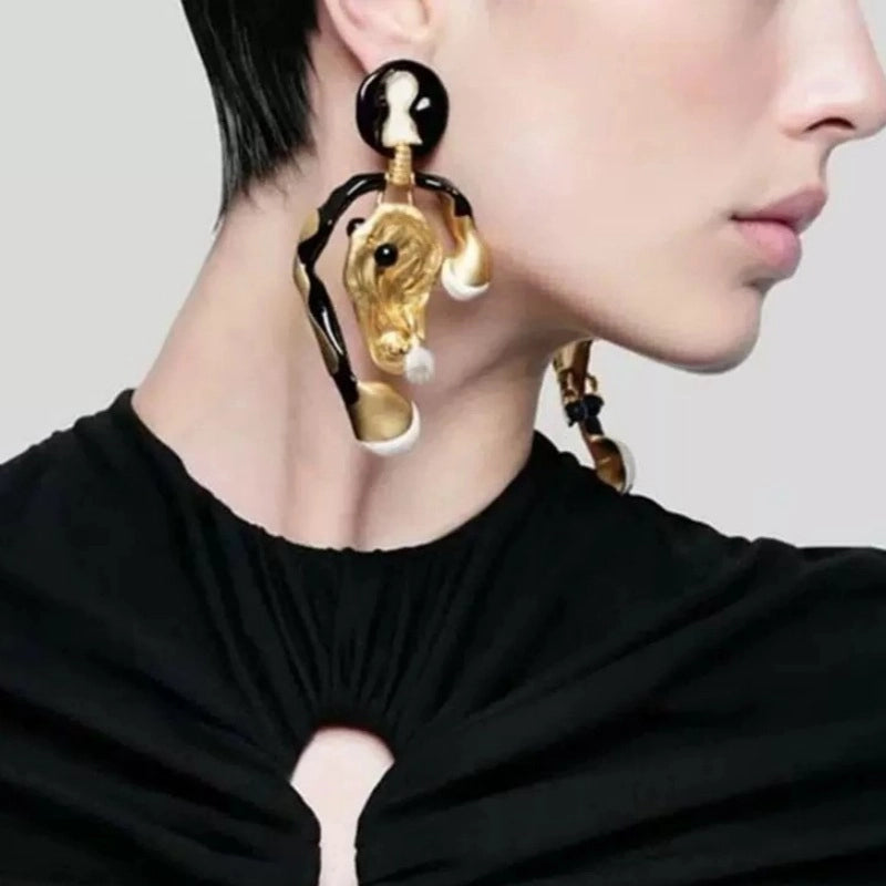orecchie di perla in stile retr¨° nero pittura ad olio