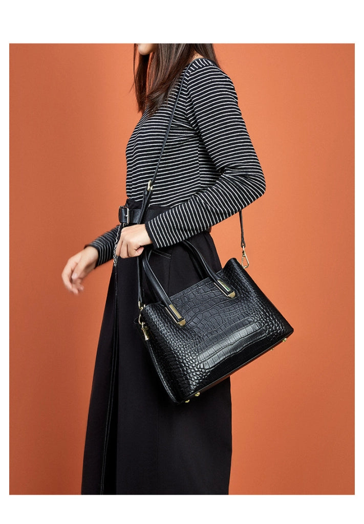 Borsa a tracolla da donna in vera pelle, colore nero.