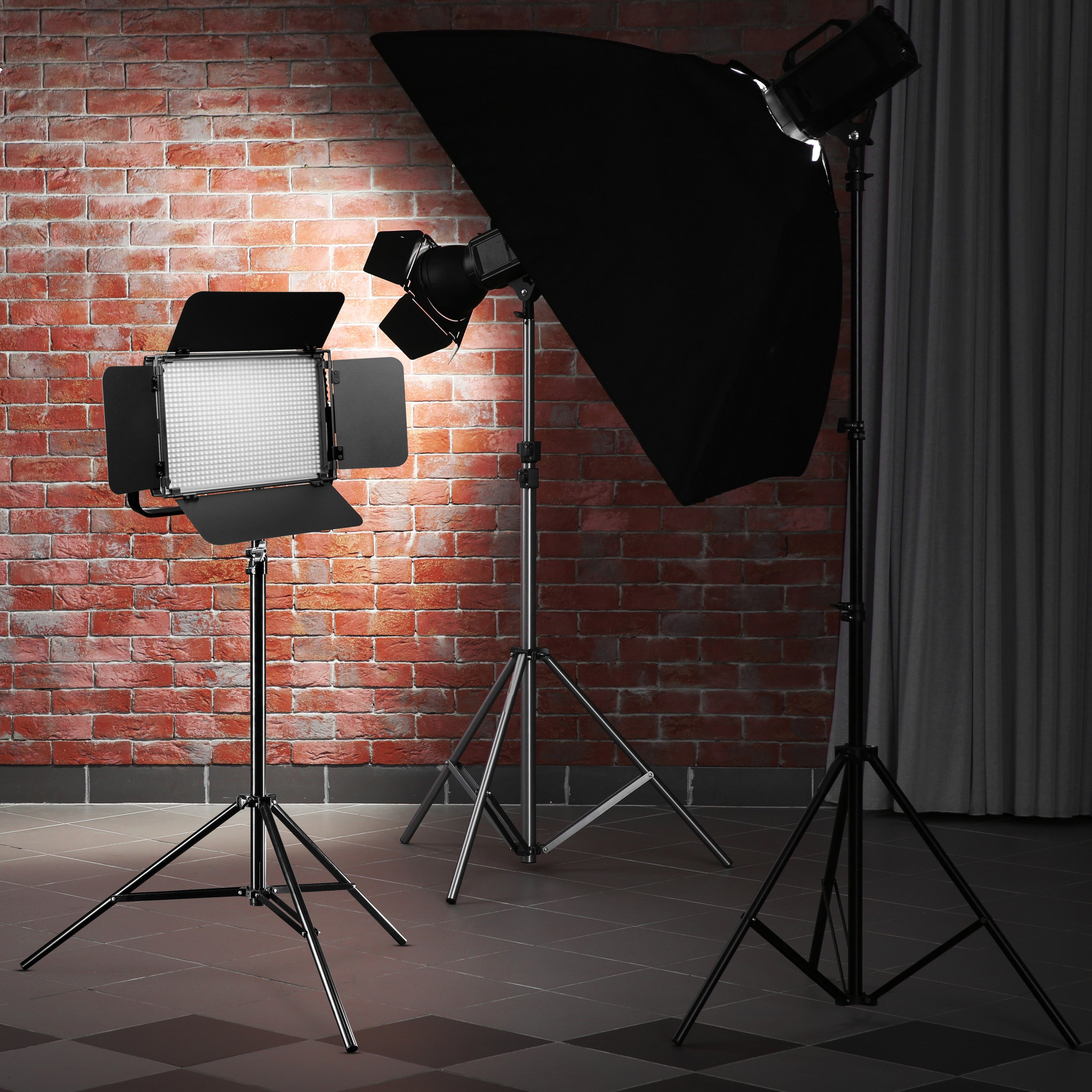 LED Niova 900 Plus DL con treppiede per lampada e 2 batterie NP-F