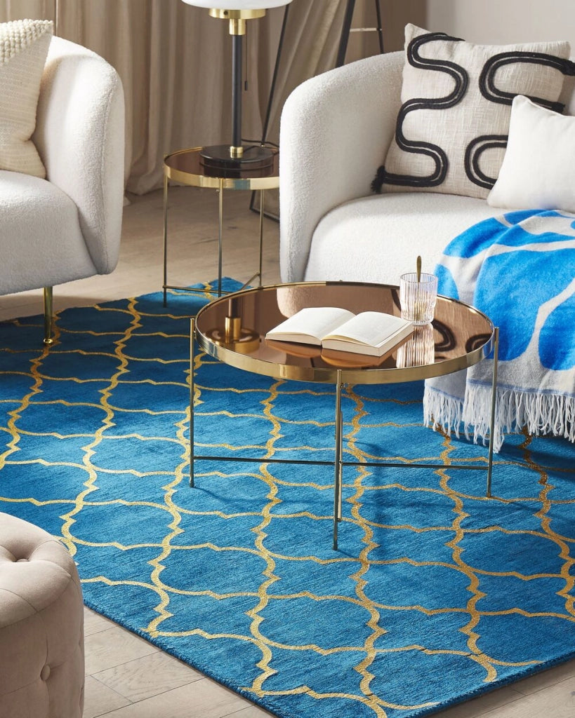 Tappeto Blu con dorato Motivo Quadrifoglio Viscosa con Cotone 140 x 200 cm Stile Modern Glam