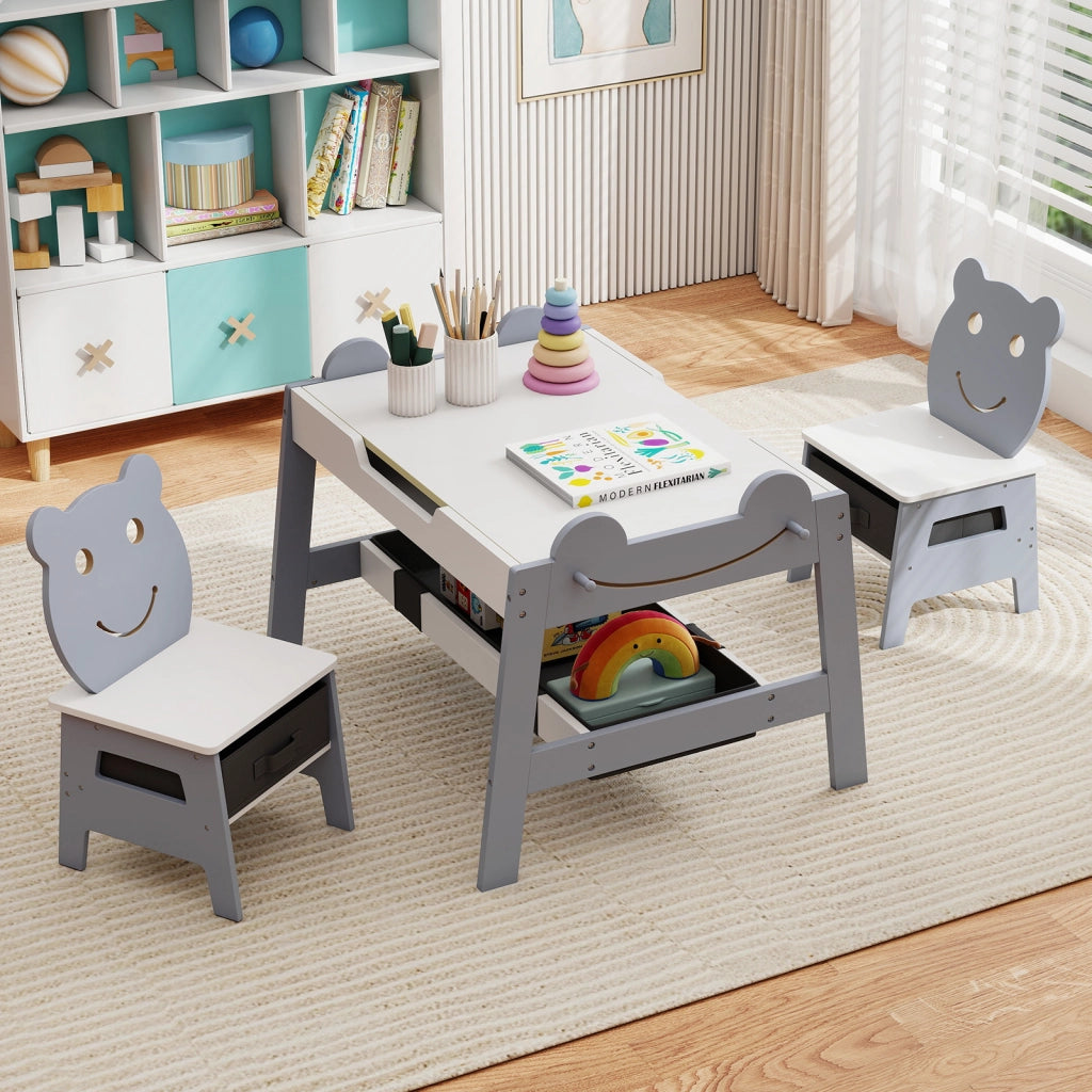 Tavolo per bambini e 2 sedie con piano reversibile lavagna bianca e gesso, Set scrivania artistica 5-in-1 con 4 ganci vano portaoggetti e contenitori 3-10 anni 50cm Grigio