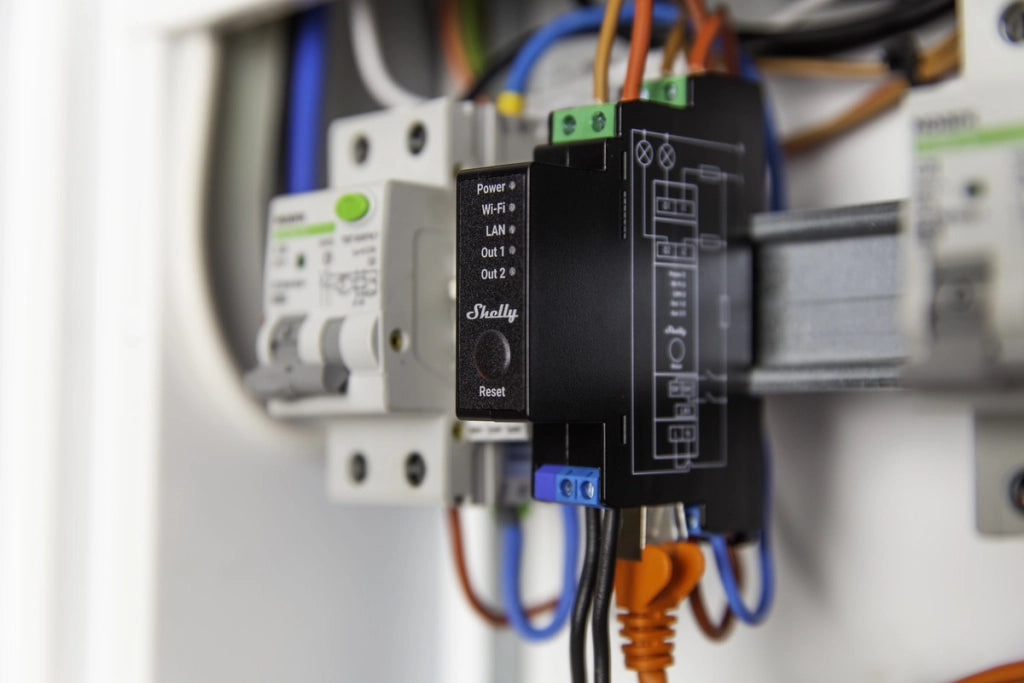 SHELLY PRO 2PM rel√® montabile su guida DIN. 2 canali. Wi-Fi. LAN e Bluetooth. controllo tapparelle. controllo consumi
