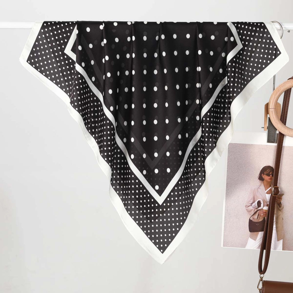 Eleganti e trendy sciarpe di seta da donna, realizzate in pura seta.