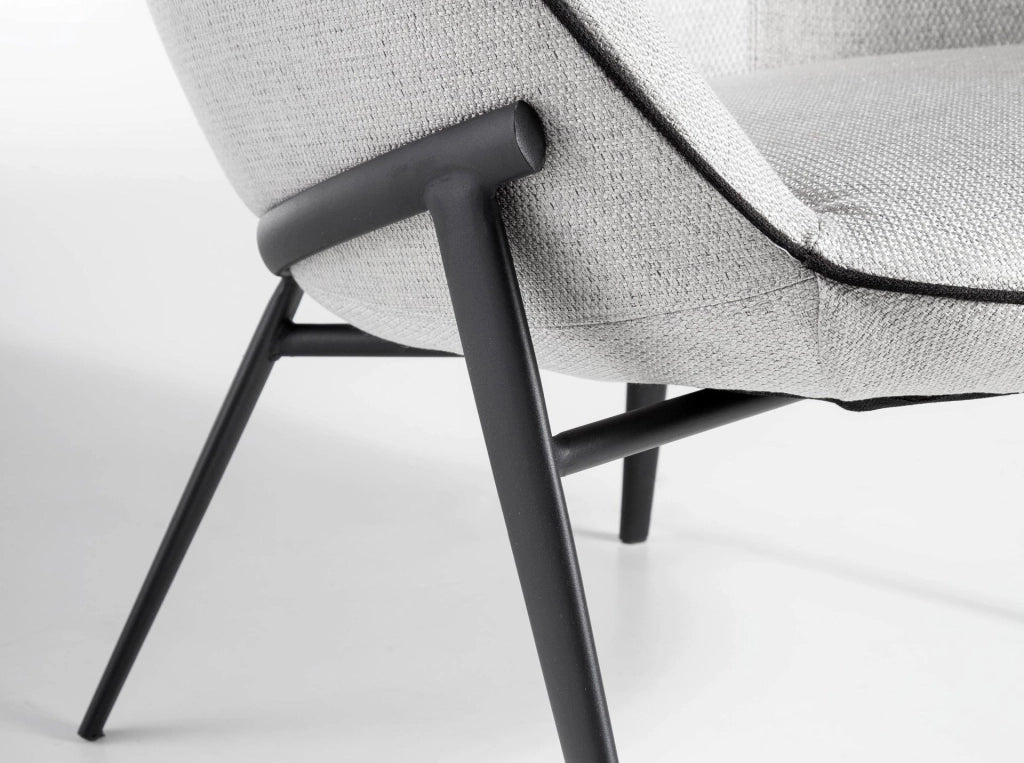 Poltrona in tessuto grigio