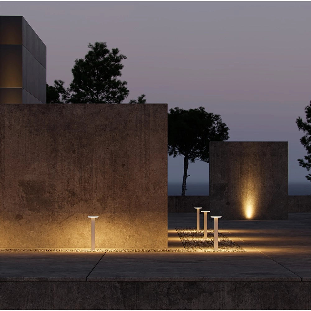 Mac Floor XL Bianca 3000K - Paletto a led da esterno in alluminio 12W IP65 h60cm - Luce verso il basso - Beneito & Faure