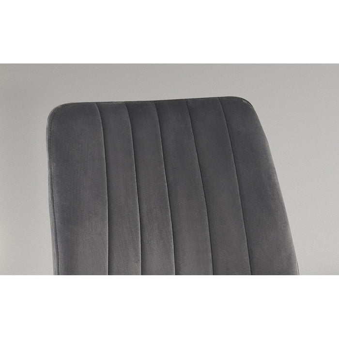 Sedia BRUCE Velluto Grigio, dimensioni: H86 x L45 x P55 cm, ideale per una sala da pranzo dal design moderno e contemporaneo.