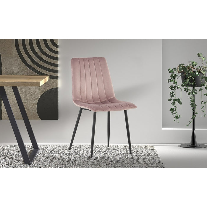 Sedia BRUCE in Velluto Rosa, dimensioni: H86 x L45 x P55 cm, ideale per una sala da pranzo dal design moderno e contemporaneo.