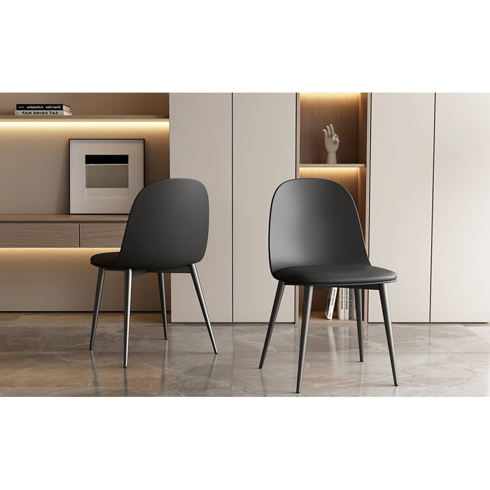 Sedia ''JASMON'' cuscino in PU Nero, dimensioni H81 x L51 x P44, ideale per la tua cucina o sala da pranzo.