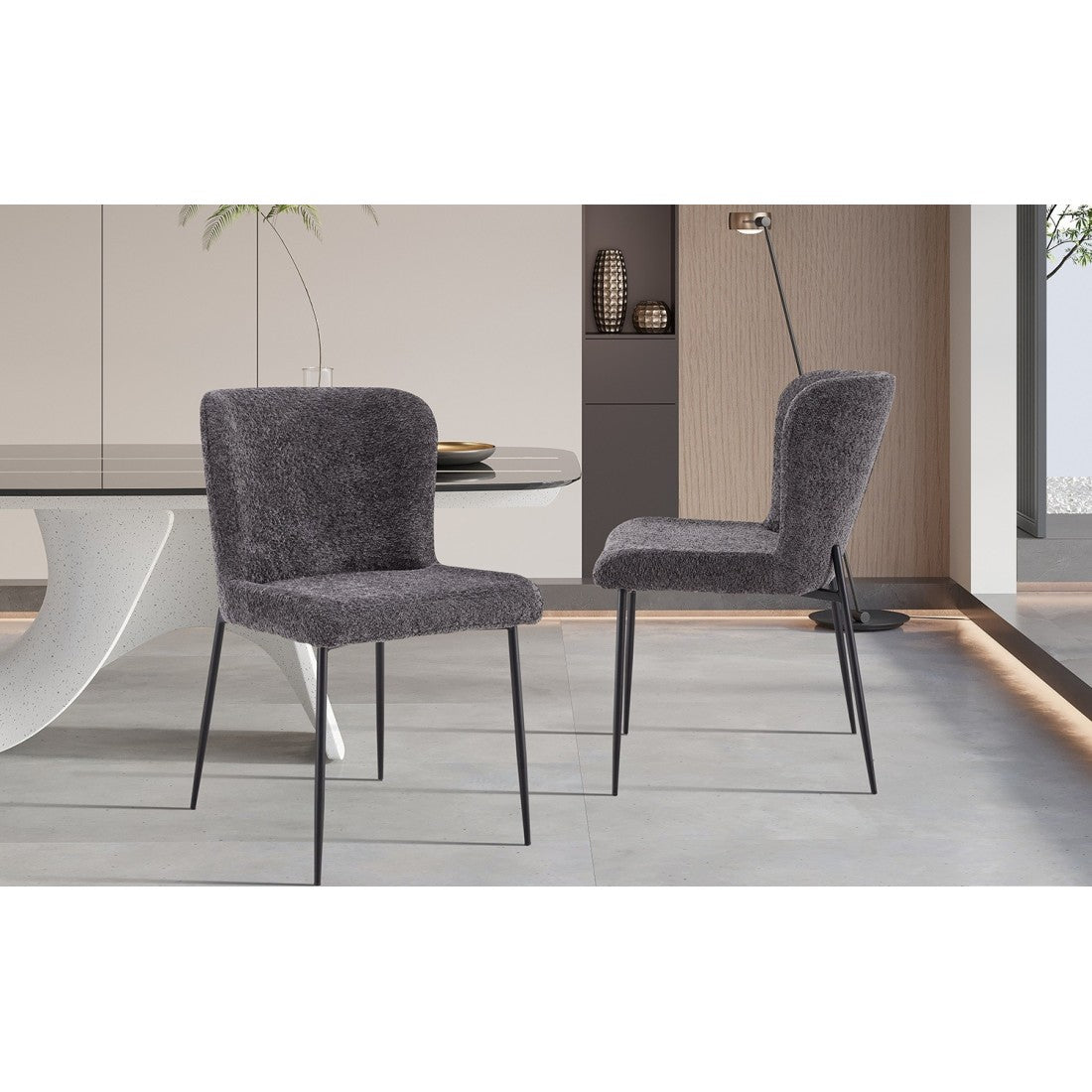 Sedia rivestita in Bouclé per sala da pranzo colore Grigio Scuro. Collezione LISE