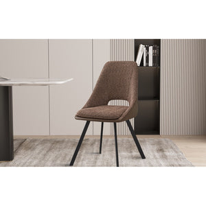 Sedia rivestita in Bouclé per sala da pranzo colore Sabbia. Collezione FILOU.