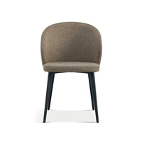 Sedia rivestita in tessuto per sala da pranzo colore sabbia. Collezione HARDIN