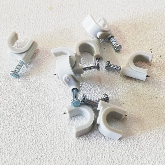 Chiodini 5-6mm box da 100pz graffette fissacavo colore grigio ral 7035