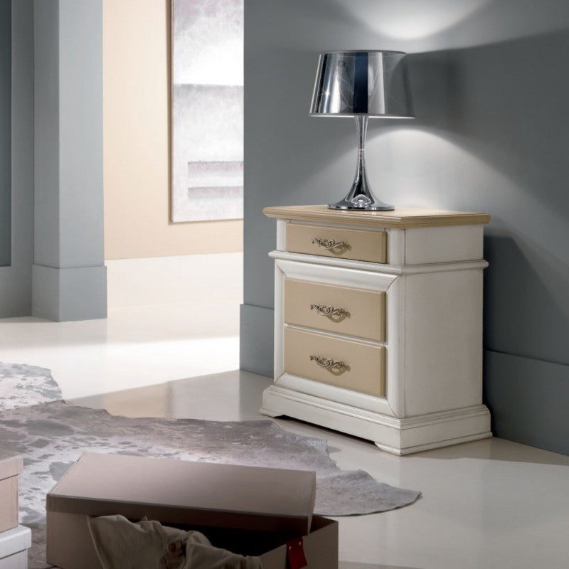 Comodino 3 cassetti  laccato bianco-avorio- bicolore misure l.57 p.38 h.66 (3001) - Mobili 2G