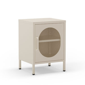 Comodino in metallo Diora crema con anta reticolata – Design industriale, anima versatile