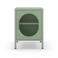 Comodino in metallo Diora verde menta con anta reticolata – Design industriale, anima versatile