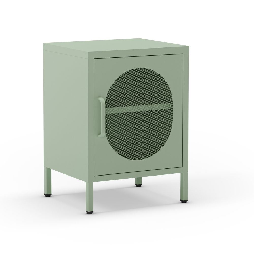 Comodino in metallo Diora verde menta con anta reticolata – Design industriale, anima versatile