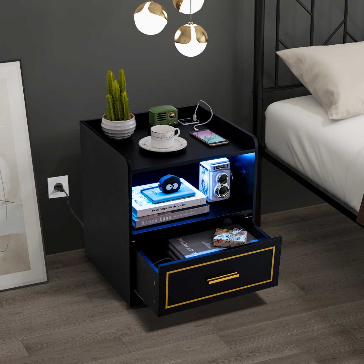 Comodino a LED con 2 porte USB ripiano aperto e cassetto, Tavolino vintage da divano Nero-Comodini
