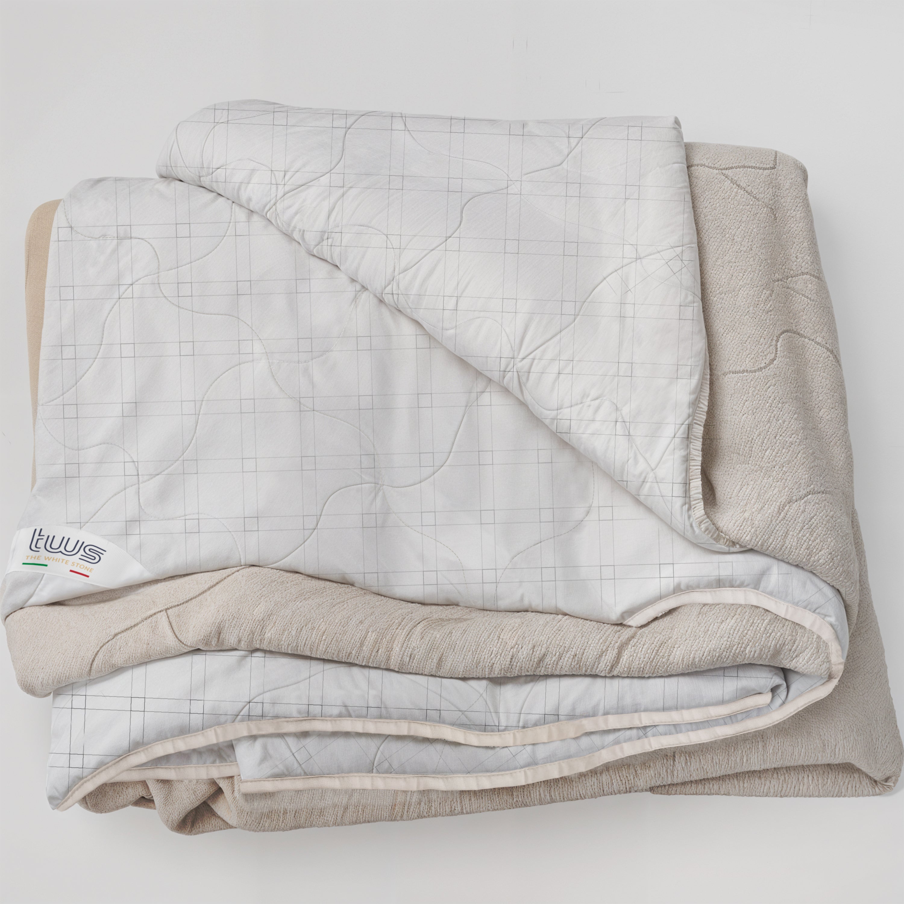 Coperta in Fibra di Carbonio | Morbida, Antistress Double Face, Vellutata per Divano o Letto Singolo | 140 x 200 cm