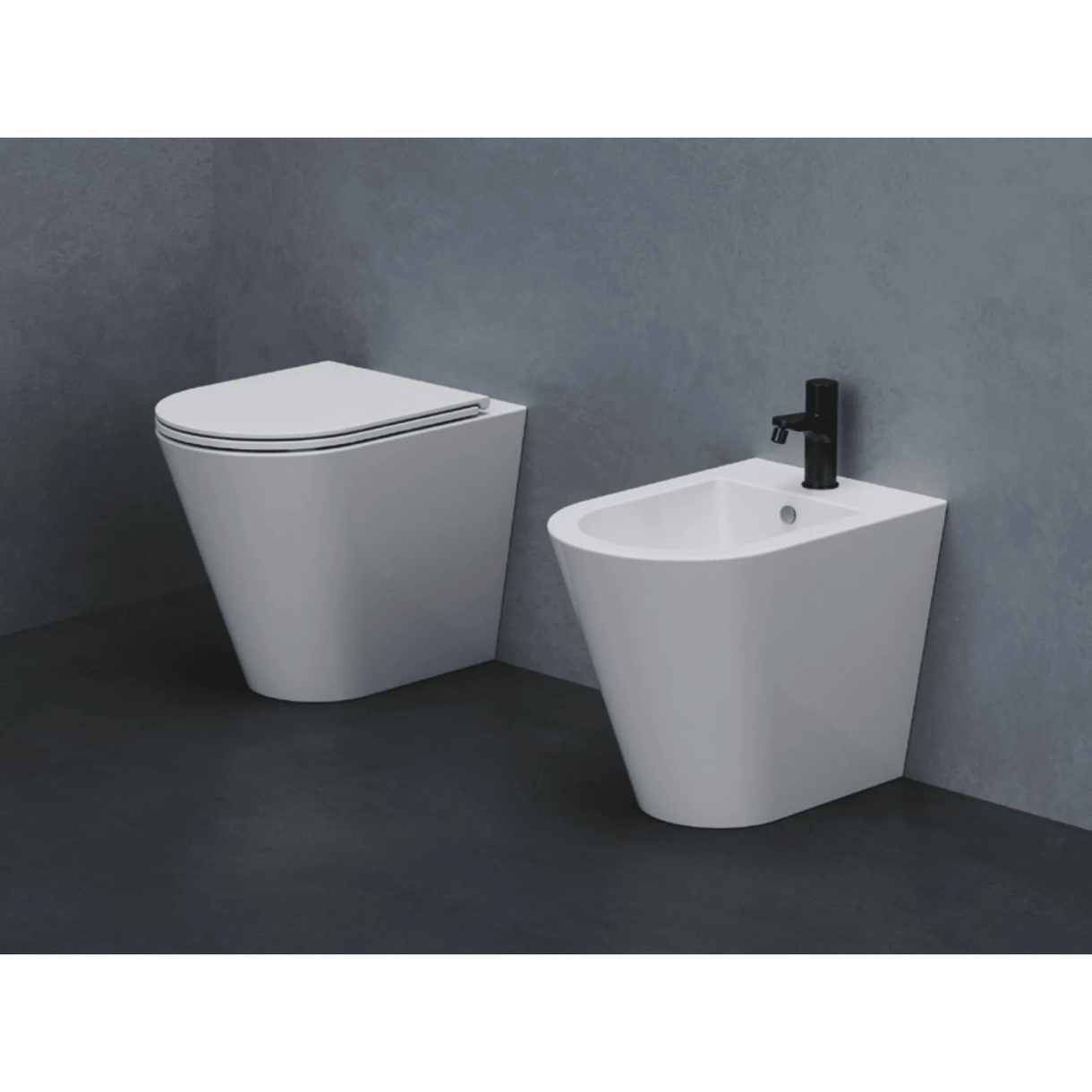 Coppia Di Sanitari Azzurra Ceramica Da Terra Filo Muro Senza Brida Bianco Lucido "Forma"