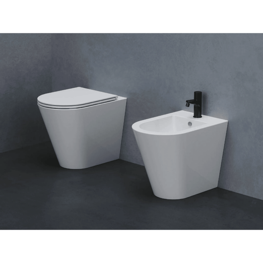 Coppia Di Sanitari Azzurra Ceramica Da Terra Filo Muro Senza Brida Bianco Lucido "Forma"