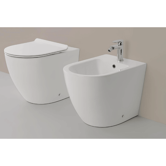 Coppia Di Sanitari Da Terra Filo Muro Senza Brida Bianco Lucido "Linea T"