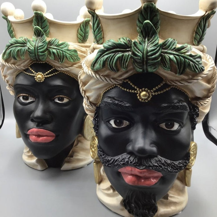 Coppia di Vasi Teste di Moro in Resina, altezza 28 cm