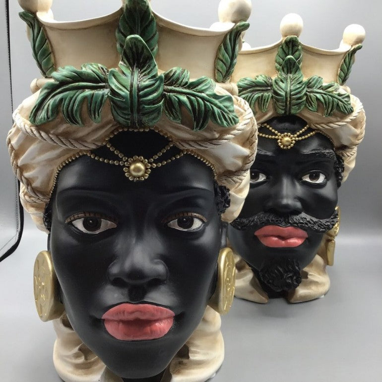 Coppia di Vasi Teste di Moro in Resina, altezza 28 cm