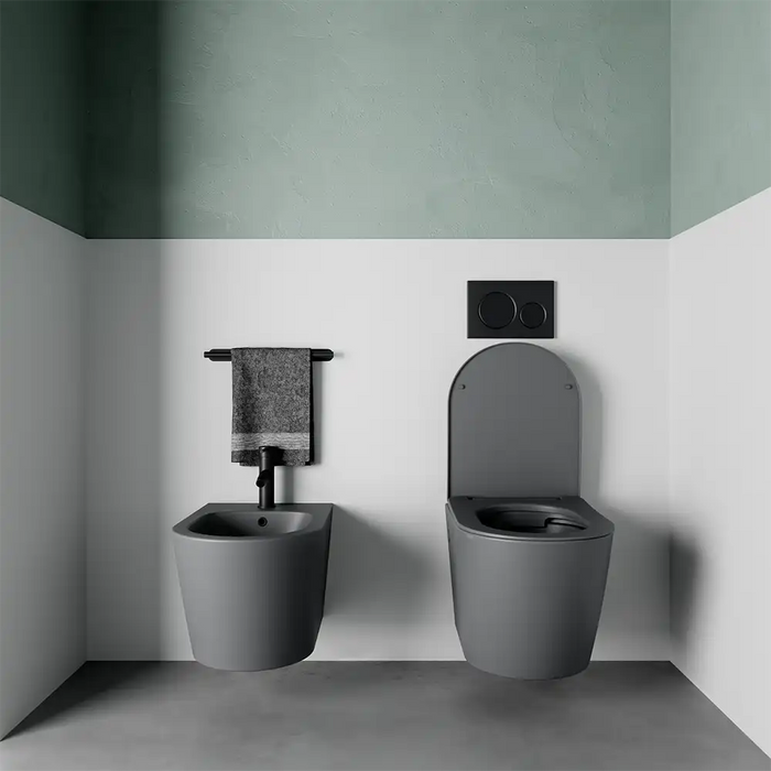 Sanitari sospesi in ceramica rimless grigio opaco: vaso, bidet e copriwc soft-close | Vienna