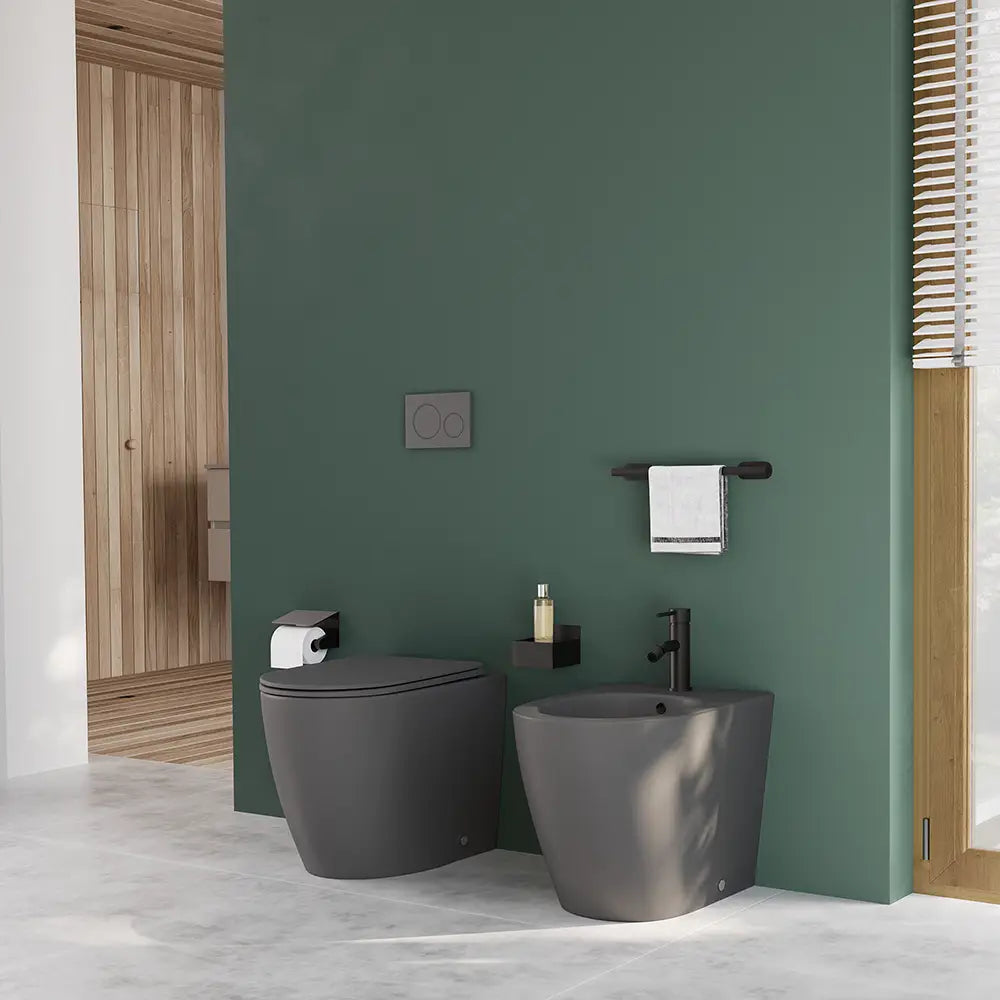 Coppia di sanitari filomuro ceramica grigio opaco vaso rimless copriwc soft-close e bidet | Europa Small