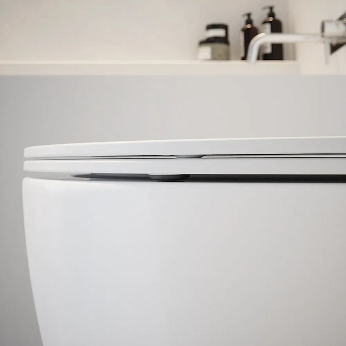 Sanitari filomuro in ceramica bianco lucido vaso tornado silent flush sedile soft-close e bidet | Sydney
