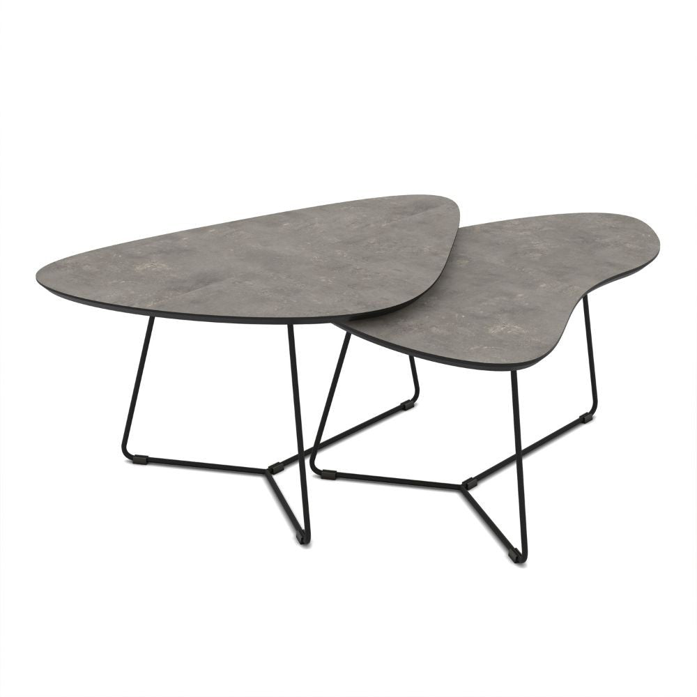 Coppia tavolini da salotto con piano colore cemento e base metallo nera Tussey