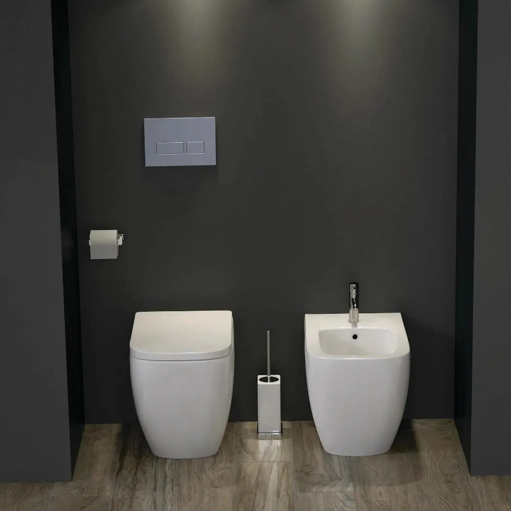 Copriwc originale per wc filomuro Rak Caroline modello avvolgente