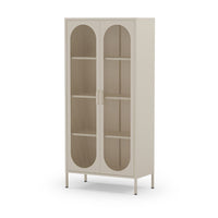 Credenza alta in metallo Diora crema con 2 ante reticolate e 3 ripiani – Design industriale, anima versatile