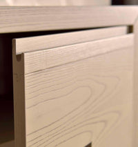 Credenza alta in frassino onice patinato 3 porte e vano a giorno con zoccolo l.186 p.45 h.133