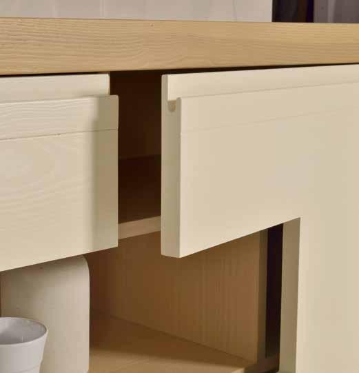 Credenza in frassino onice poro aperto 2 porte 2 cassetti con zoccolo l.186 p.45 h.85