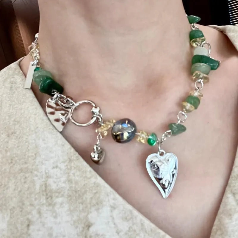 Collana fatta a mano con ciottoli verdi e cristalli, regalo di Natale per donna