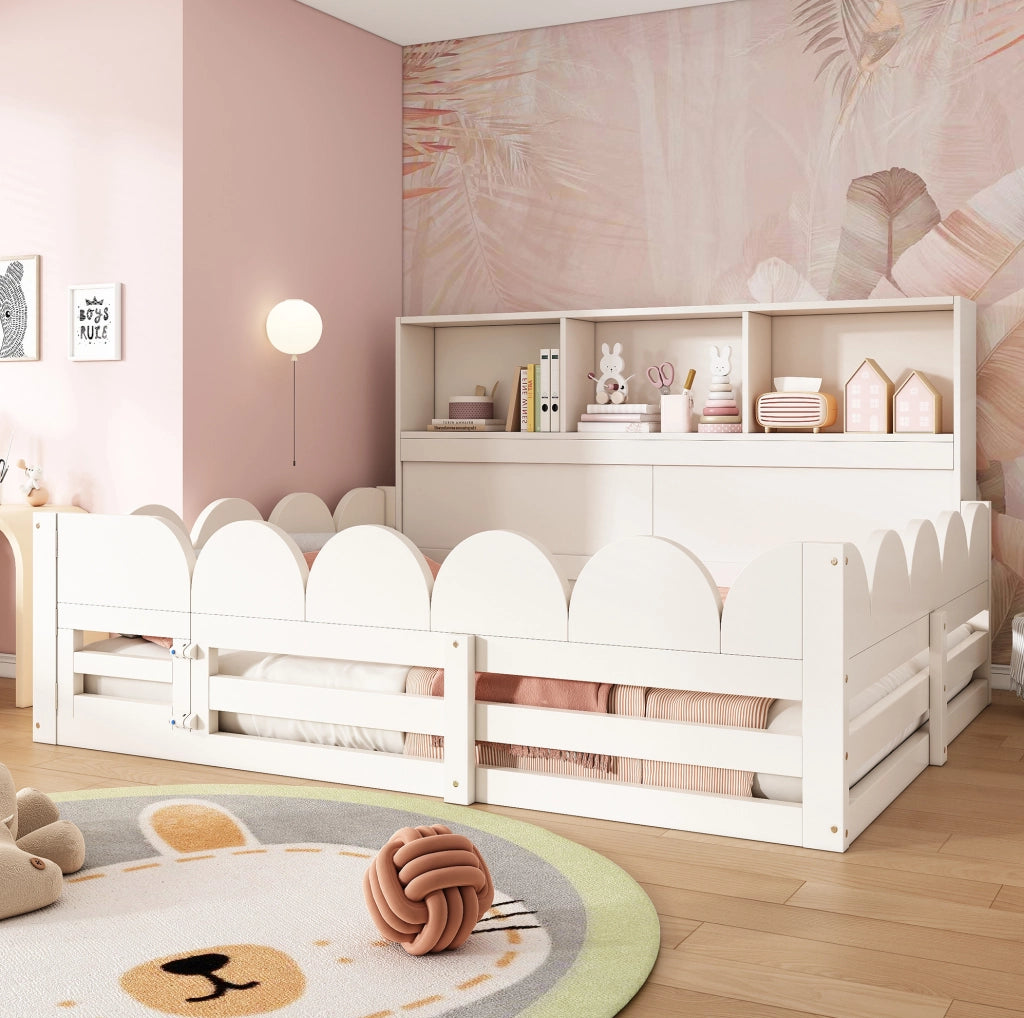 Letto a pavimento per bambini 140x200 cm bianco in legno con sponde; porta e ripiani