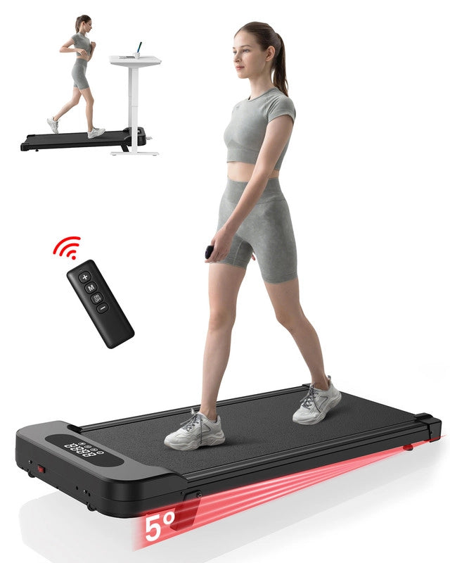 Tapis roulant inclinato  con triplo sistema di ammortizzazione e motore silenzioso da 2,5 CV, portata massima 130 kg, velocità 1-8 km/h