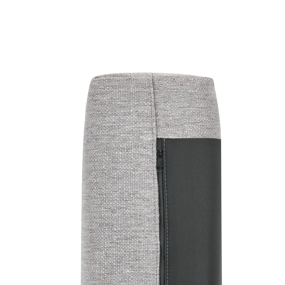 Poltrona da salotto con schienale in tessuto e gambe in legno grigio chiaro stile moderno