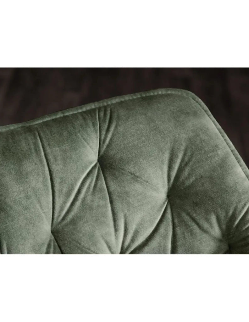 Set di 2 sedie design COMFY girevoli a 180° in velluto verde scuro trapuntato e gambe nere