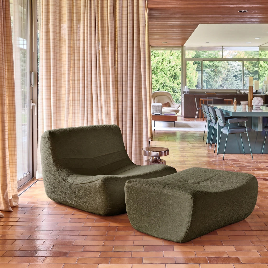 Poltrona bouclé testurizzata con poggiapiedi, verde kaki