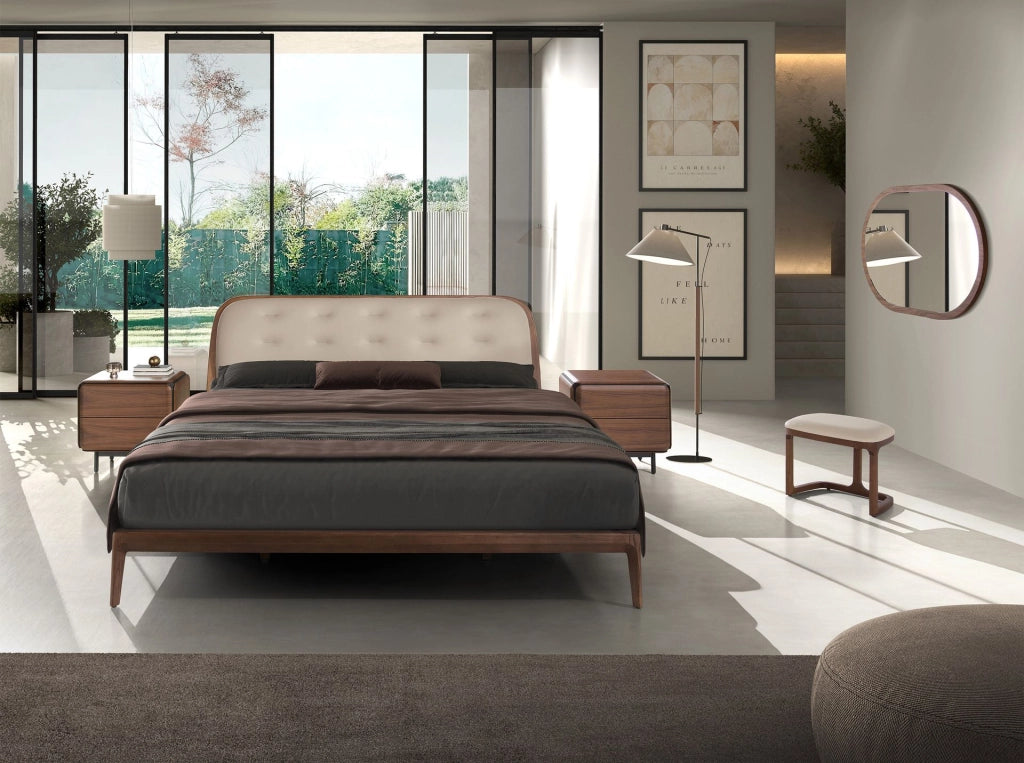 Letto in similpelle color sabbia