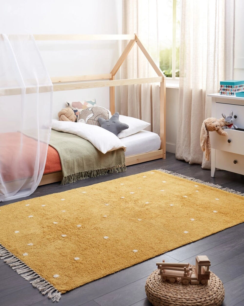 Tappeto per bambini in cotone colore giallo 140 x 200 cm con puntini multicolori Rettangolare