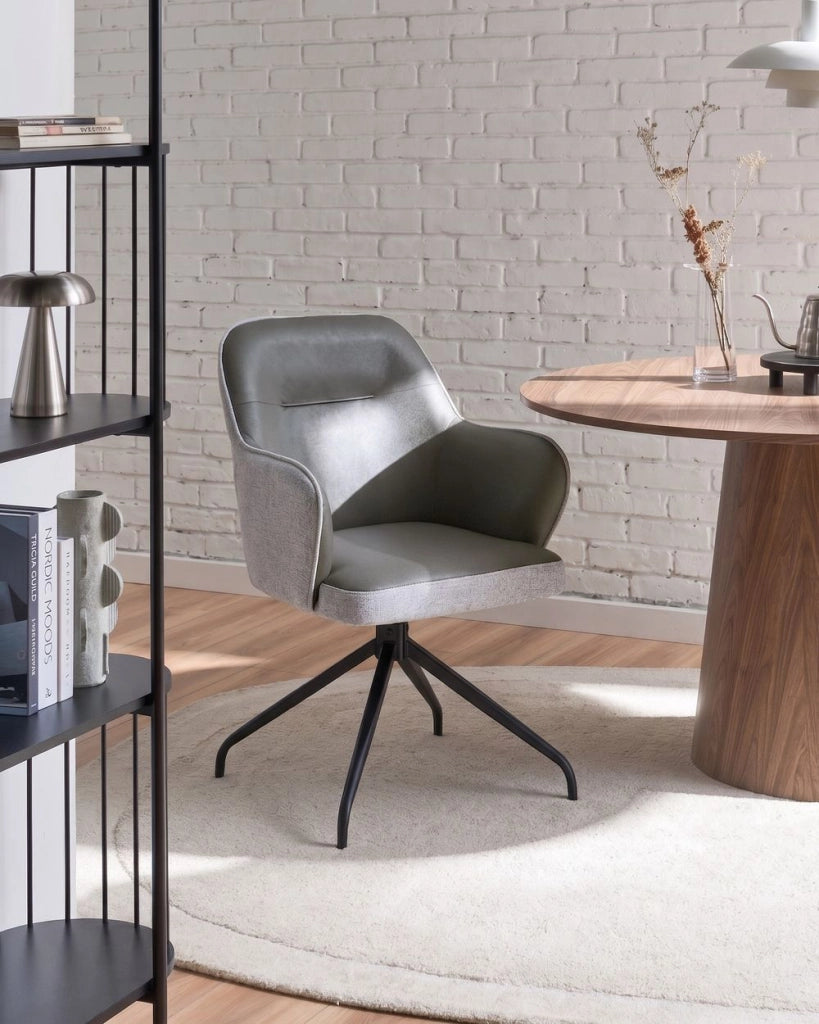 Set di 2 sedie da pranzo girevoli in ecopelle grigio con schienale alto in stile scandinavo