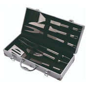 Sandrigarden 78935-15 Set Utensili per Barbecue 6 Pezzi Acciaio Inox Manici in Legno con Valigetta in Alluminio