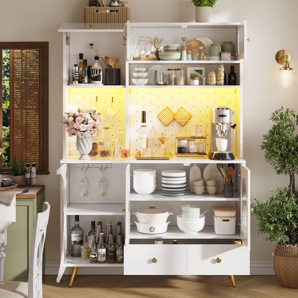 Credenza alta 120x40x176 cm con LED; presa integrata e ripiani in MDF; vetro e metallo bianco