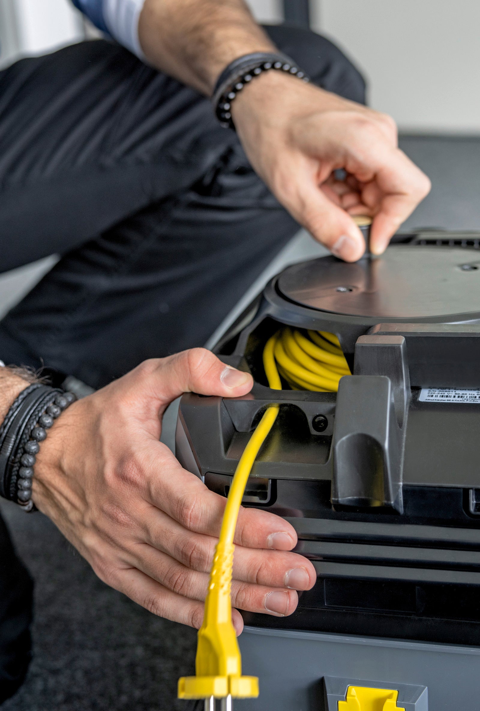 KARCHER Aspirapolvere Professionale T 10/1 - Aspirazione: 185 / 18 mbar / kPa - Portata aria: 40 l/s - Prestazione nominale: 585 W