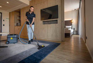 KARCHER Aspirapolvere Professionale a batteria T 15/1 Bp - Capacità del contenitore: 15 l - Materiale vano di raccolta: Plastica con materiale riciclato  - Rumorosità: 57 dB(A)