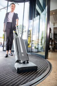 KARCHER Battitappeto Professionale a batteria CV 30/2 Bp *INT - Piattaforma batteria: Piattaforma batteria 36 V  - Aspirazione: 187 / 18.7 mbar / kPa - Portata aria: 34 l/s