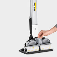 KARCHER Scopa elettrica a batteria EWM 2 - Prestazioni di area per carica della batteria: circa. 60 m² - Capacità serbatoio acqua dolce: 360 ml - Capacità serbatoio acqua sporca: 140 ml